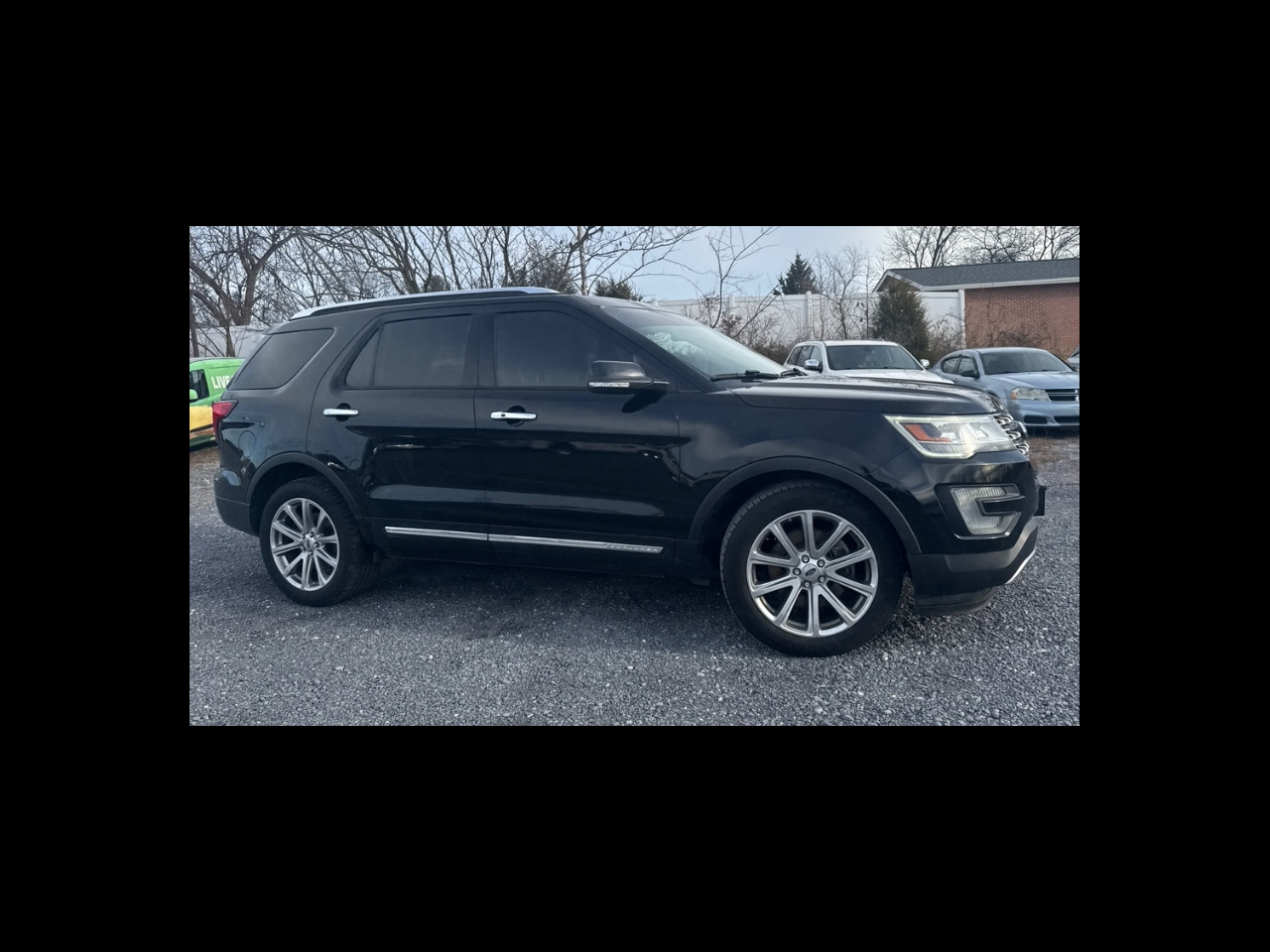 2017 Ford Explorer Limited's photo