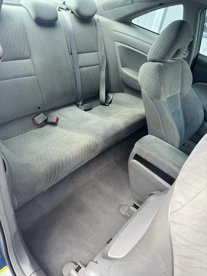 Honda Civic LX coupe 2011