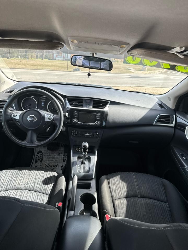 Nissan Sentra S 6MT 2017