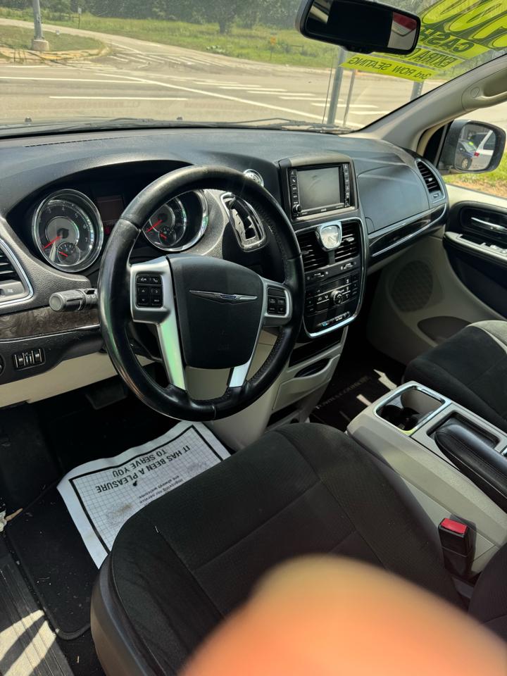 Chrysler Town & Country Touring 2012