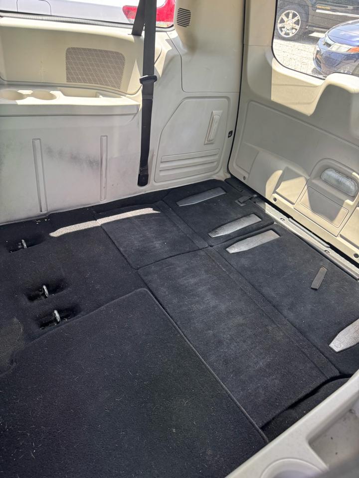 Chrysler Town & Country Touring 2012