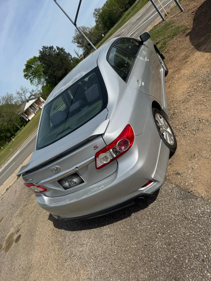 Toyota Corolla S 5-Speed MT 2013