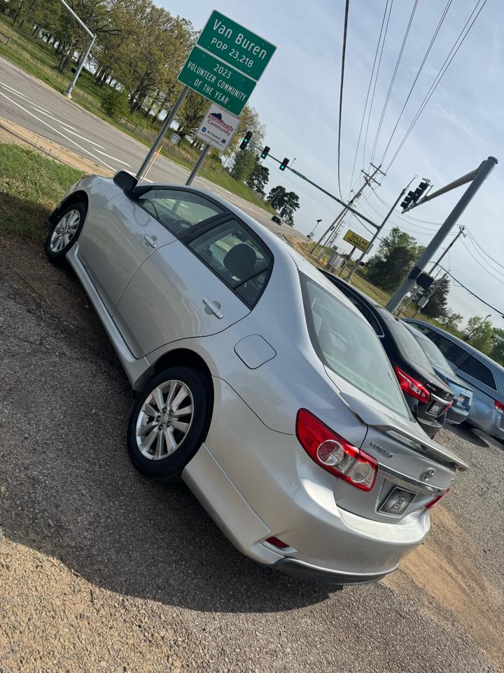 Toyota Corolla S 5-Speed MT 2013