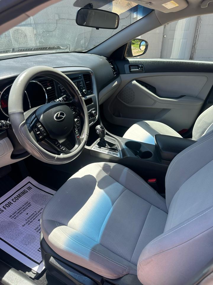 Kia Optima LX 4D Sedan 2012
