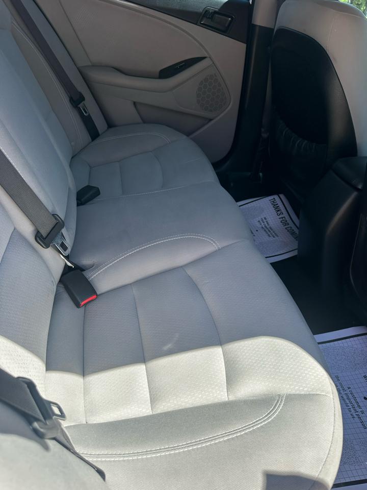 Kia Optima LX 4D Sedan 2012