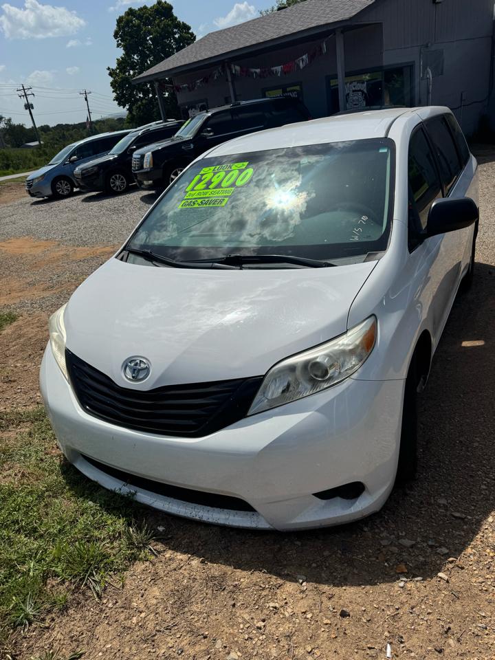 Toyota Sienna FWD 7-Passenger V6 2013