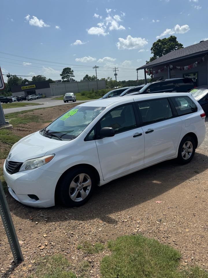 Toyota Sienna FWD 7-Passenger V6 2013