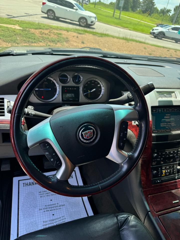 Cadillac Escalade AWD Premium 2011
