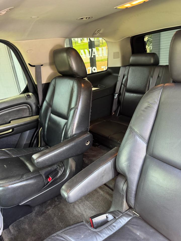 Cadillac Escalade AWD Premium 2011