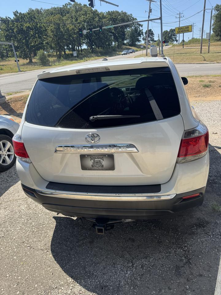 Toyota Highlander Base 2WD I4 2012