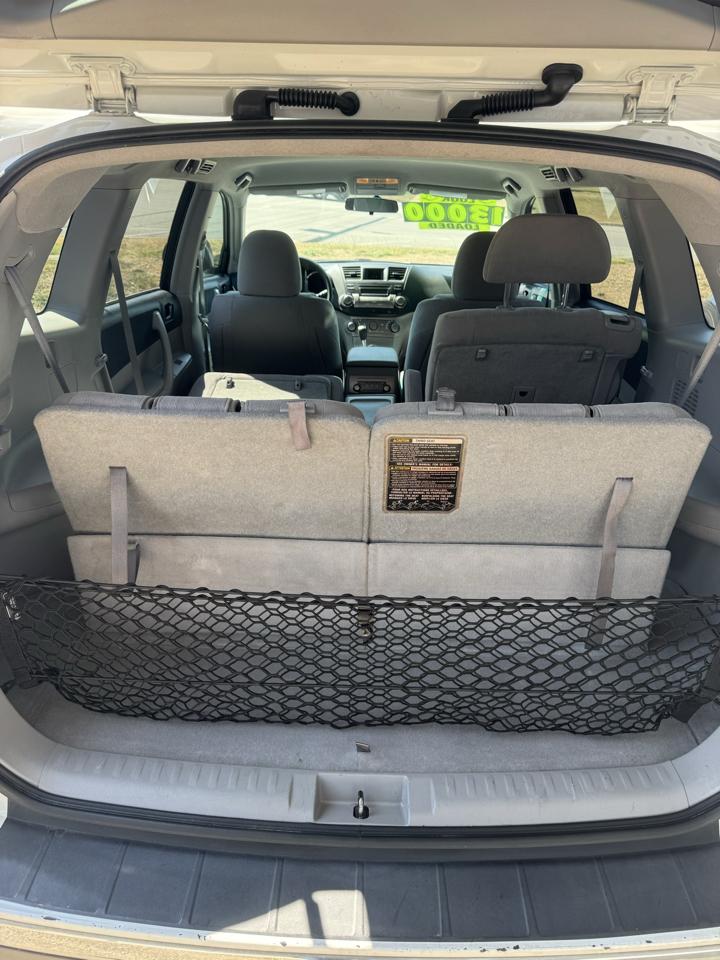 Toyota Highlander Base 2WD I4 2012