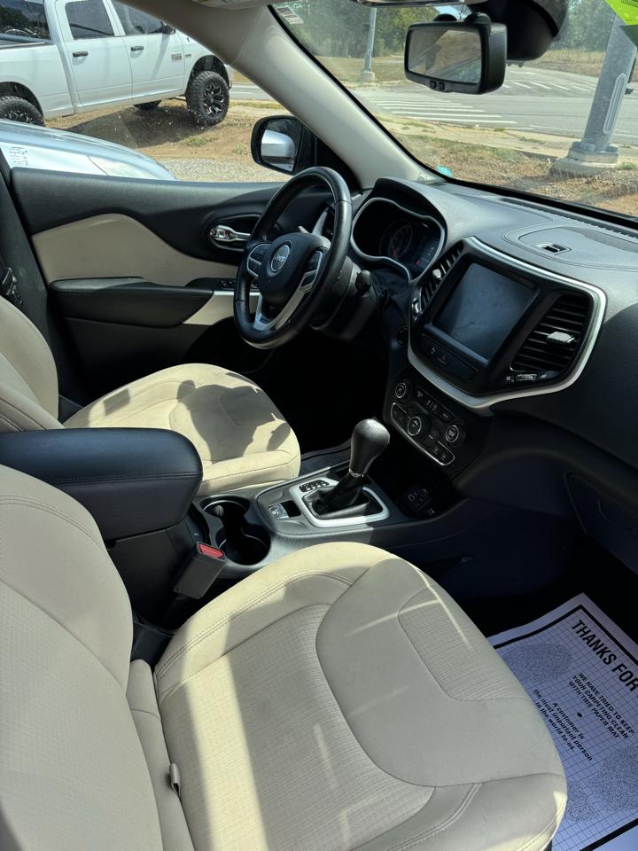 Jeep Cherokee Latitude FWD 2017