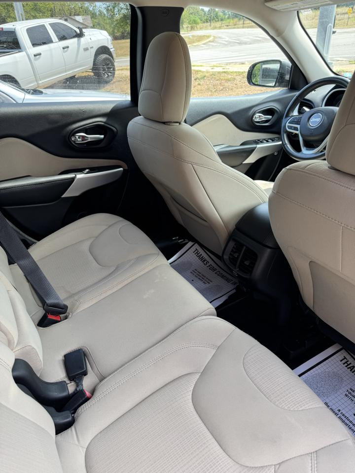 Jeep Cherokee Latitude FWD 2017