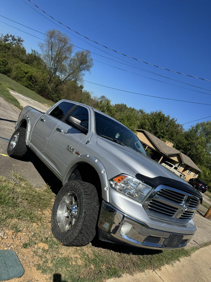 RAM 1500 Big Horn 4x4 Quad Cab 6'4" Box 2015