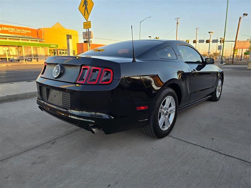 Ford Mustang V6 Coupe 2013