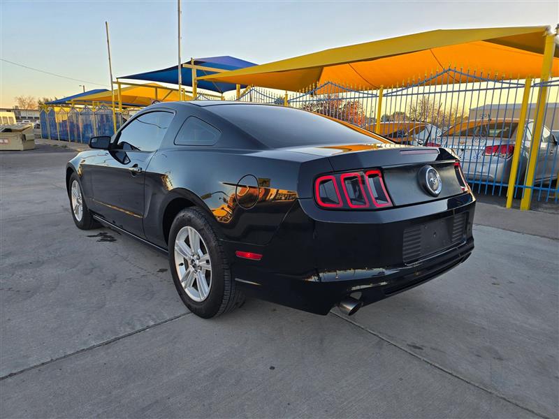 Ford Mustang V6 Coupe 2013