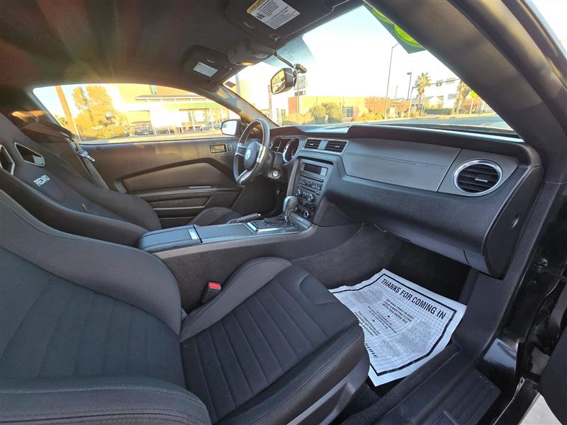 Ford Mustang V6 Coupe 2013