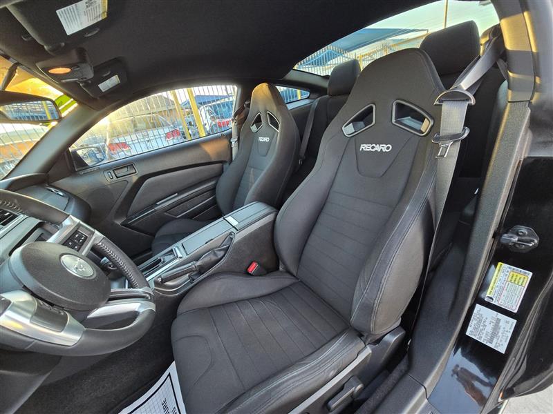 Ford Mustang V6 Coupe 2013