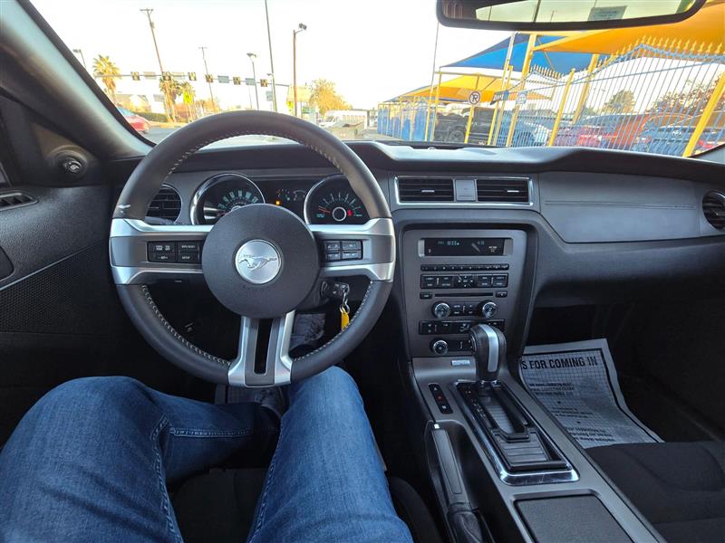 Ford Mustang V6 Coupe 2013