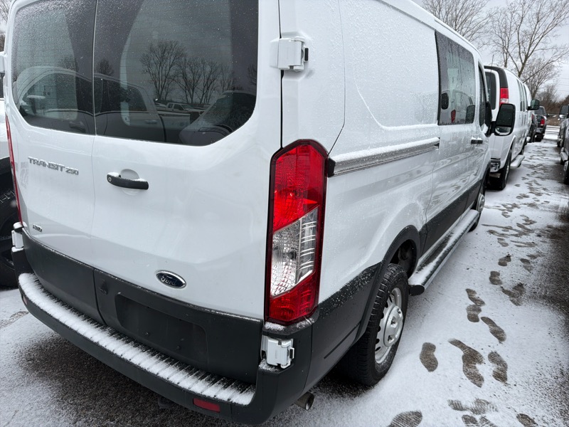 Ford Transit 250 Van High Roof w/Sliding Pass. 148-in. WB 2024