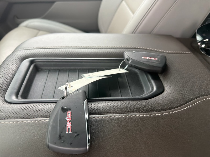 GMC Yukon SLT 4WD 2023