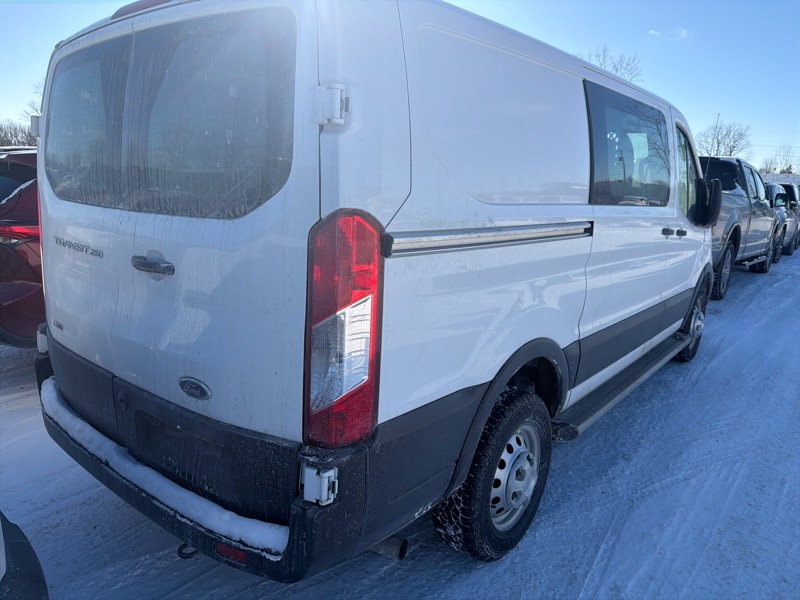 Ford Transit 250 Van High Roof w/Sliding Pass. 148-in. WB 2024