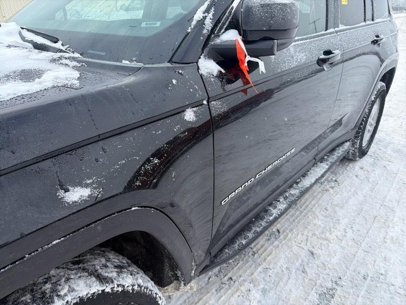 Jeep Grand Cherokee Laredo 4WD 2023