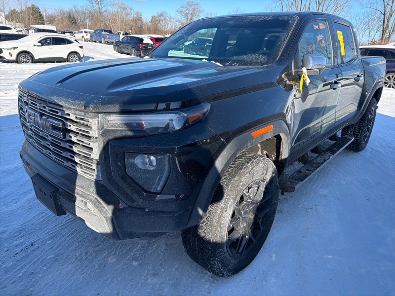 GMC Canyon Denali Crew Cab 4WD 2024