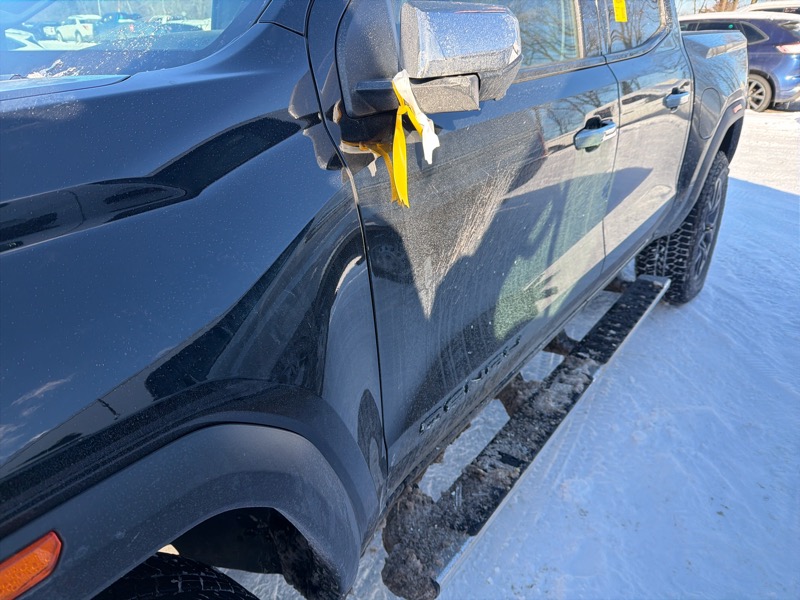 GMC Canyon Denali Crew Cab 4WD 2024