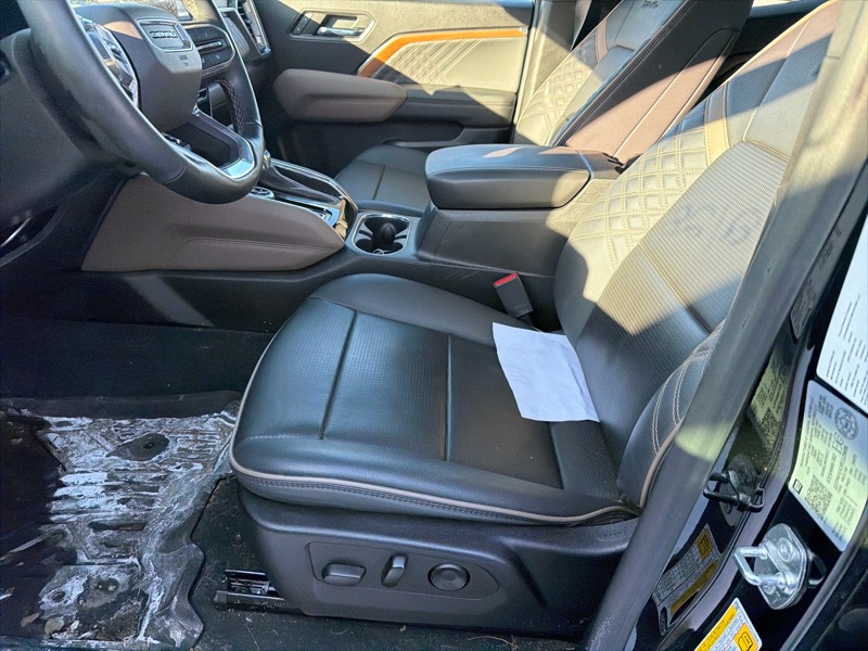 GMC Canyon Denali Crew Cab 4WD 2024