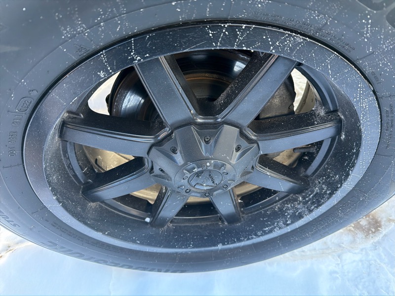 GMC Sierra 1500 AT4 Crew Cab 4WD 2023