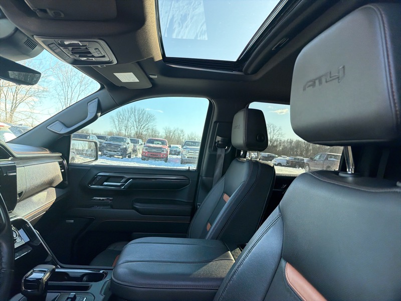 GMC Sierra 1500 AT4 Crew Cab 4WD 2023