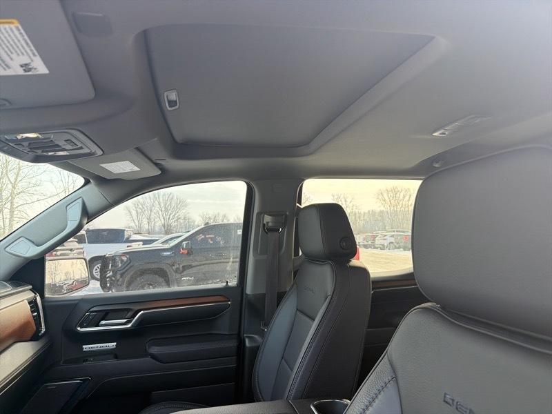 GMC Sierra 1500 Denali Crew Cab Short Box 4WD 2024