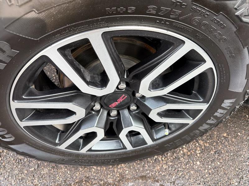 GMC Yukon Denali 4WD 2024