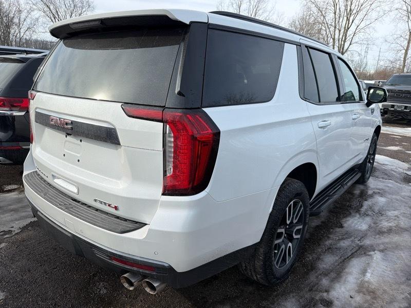 GMC Yukon Denali 4WD 2024