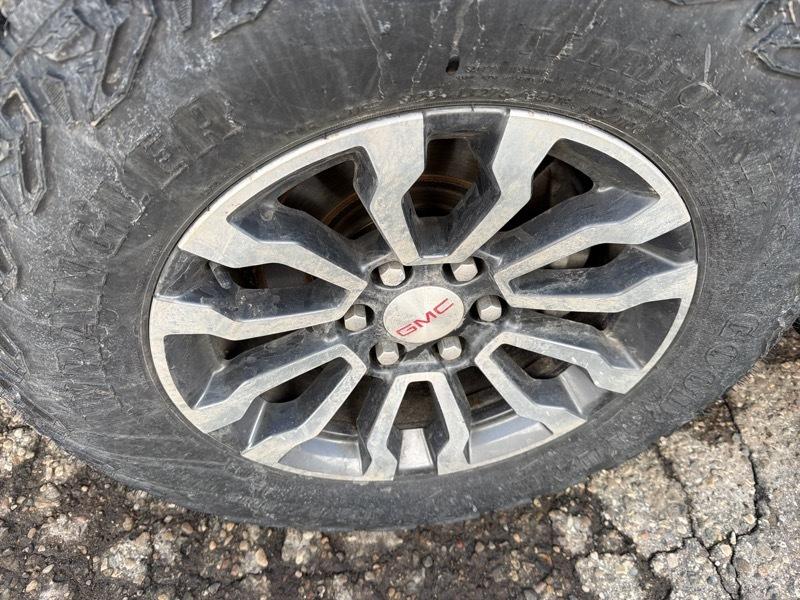 GMC Sierra 1500 AT4 Crew Cab Short Box 4WD 2020