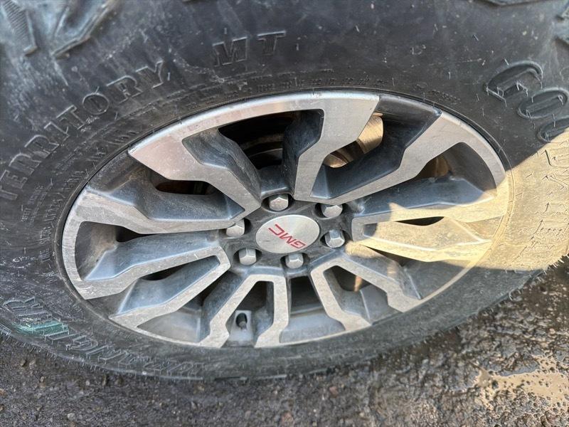 GMC Sierra 1500 AT4 Crew Cab Short Box 4WD 2020