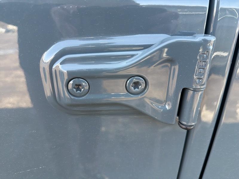 Jeep Wrangler Sahara 2024