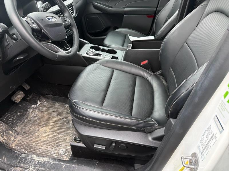 Ford Escape Platinum AWD 2023