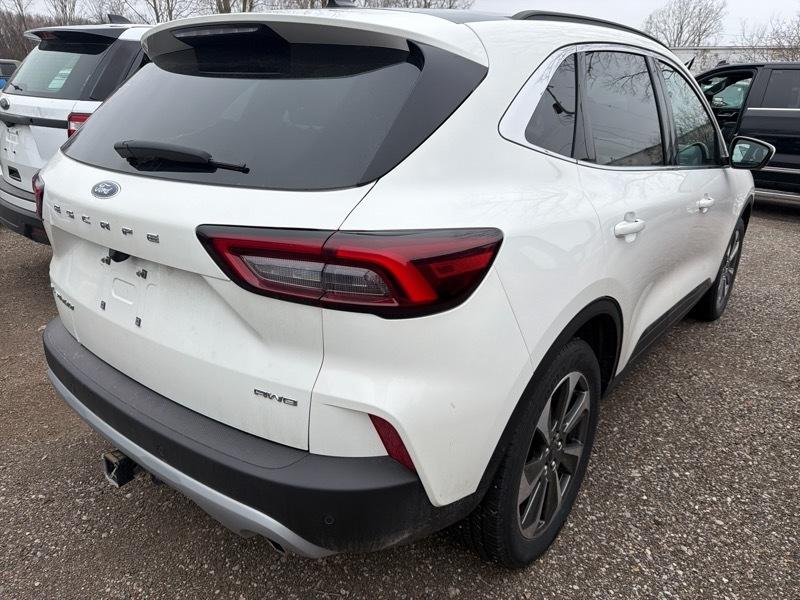 Ford Escape Platinum AWD 2023