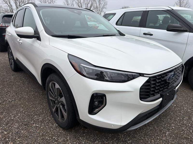 Ford Escape Platinum AWD 2023