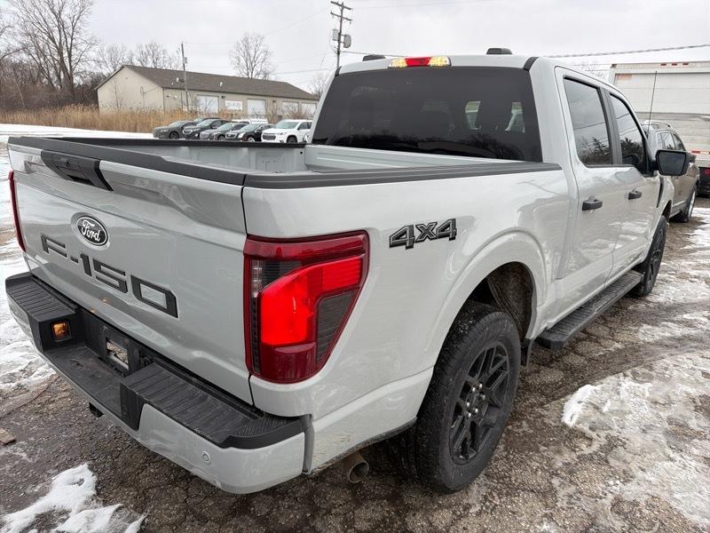 Ford F-150 STX SuperCrew 4WD 2024