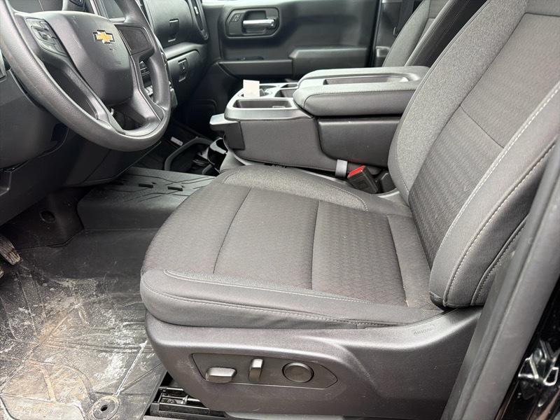 Chevrolet Silverado 1500 Custom Crew Cab 4WD 2024