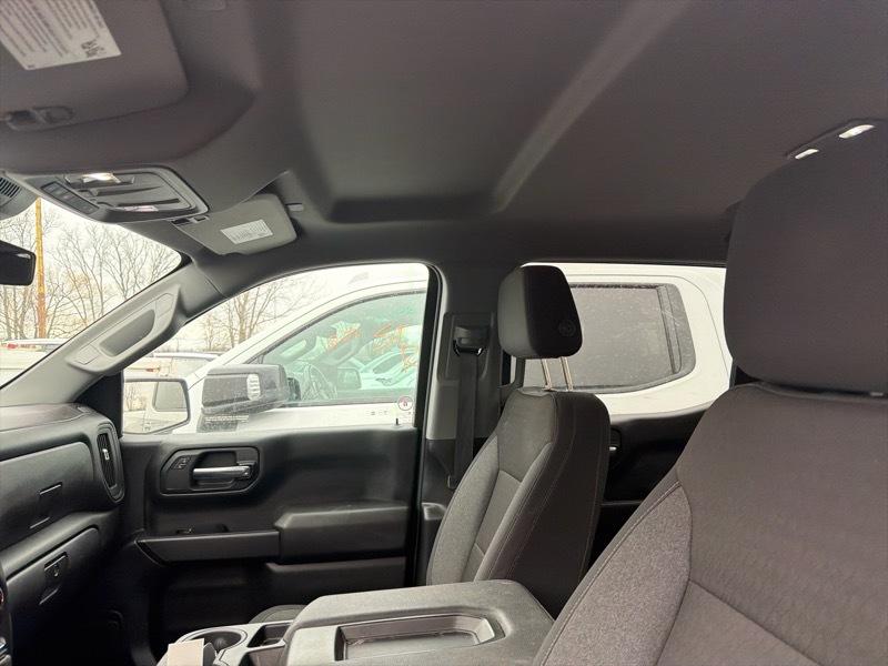 Chevrolet Silverado 1500 Custom Crew Cab 4WD 2024