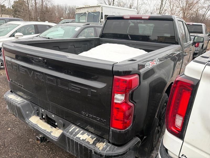 Chevrolet Silverado 1500 Custom Crew Cab 4WD 2024