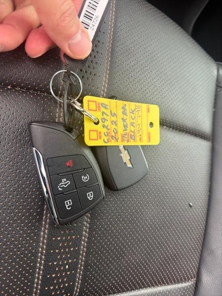 Chevrolet Silverado 1500 High Country Crew Cab 4WD 2025