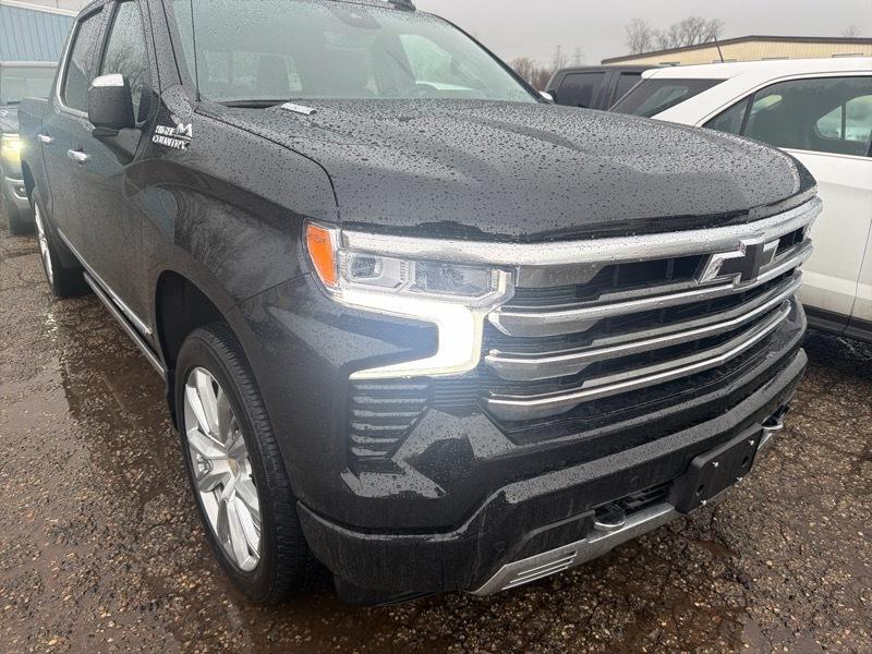 Chevrolet Silverado 1500 High Country Crew Cab 4WD 2025