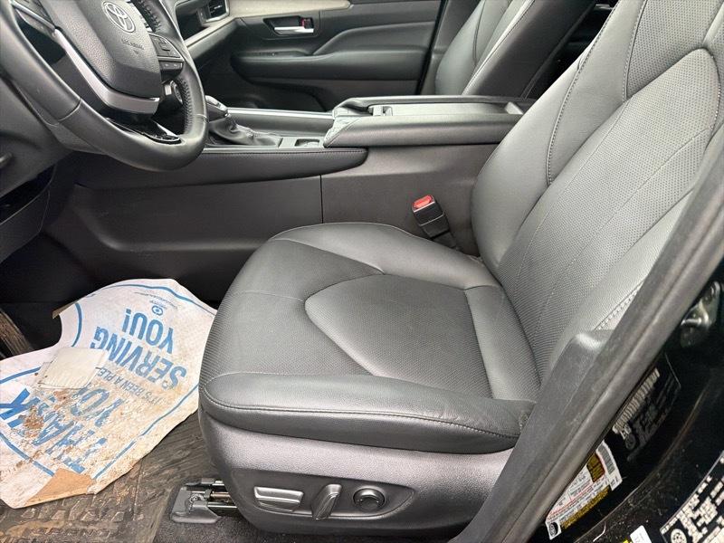 Toyota Grand Highlander XLE AWD 2024