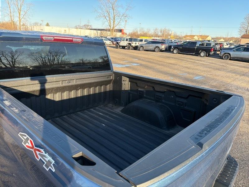 Chevrolet Silverado 1500 Custom Crew Cab 4WD 2024