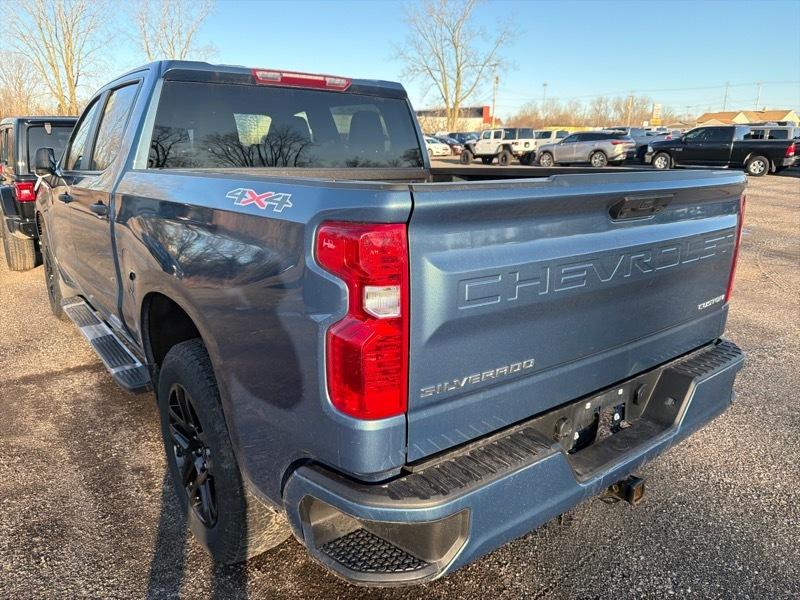 Chevrolet Silverado 1500 Custom Crew Cab 4WD 2024
